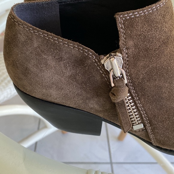 Sigerson Morrison Women’s Hannah Pointed Toe Western Suede Ankle Booties - Picture 6 of 8